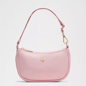 lululemon city essentials 1L bag